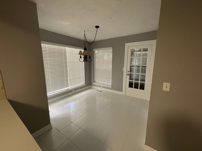 Building Photo - 1421 Pheasant Run Ct