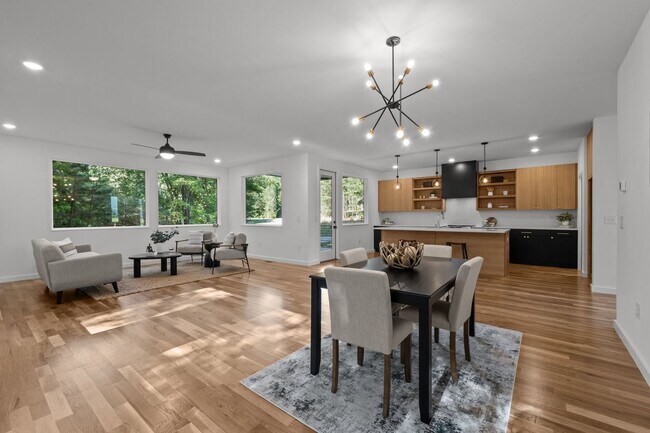 Building Photo - Stunning New Construction Home in the Hear...