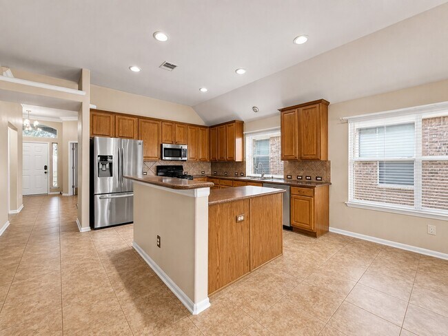 Building Photo - 6114 Menor Crest Dr