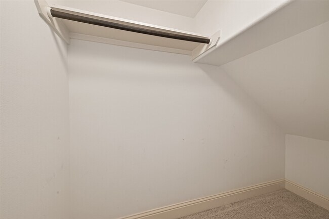 Building Photo - 5708 Petty St