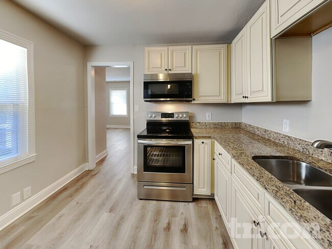 Building Photo - 2801 Attaberry Dr