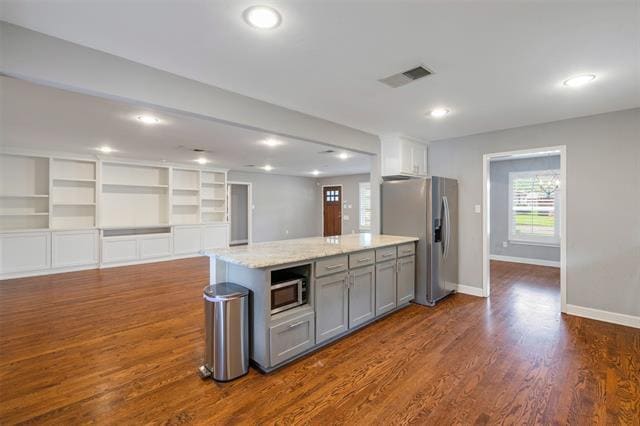 Building Photo - 4628 Surf Dr