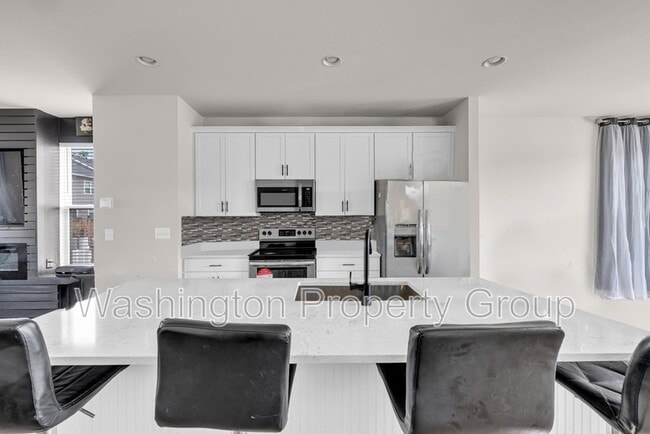 Building Photo - 4013 Singerville Ct