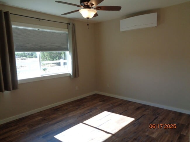 Building Photo - Immaculate Custom 1 Story on Shared 2.5 acres