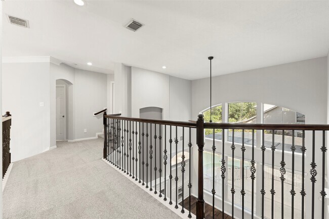 Building Photo - 118 Cezanne Woods Dr