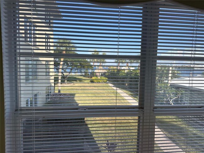 Building Photo - 3808 Gulf of Mexico Dr