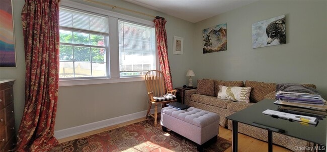 Building Photo - 23 Violet Pl