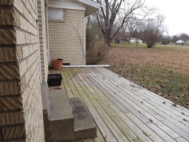 Building Photo - 1604 Belmont Dr