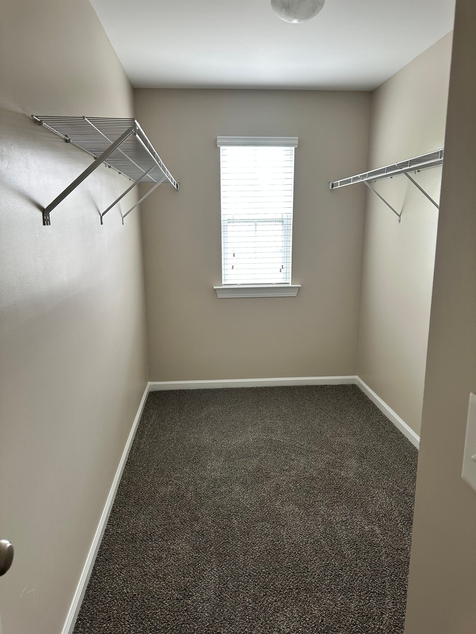 Building Photo - 156 Top Forest Drive