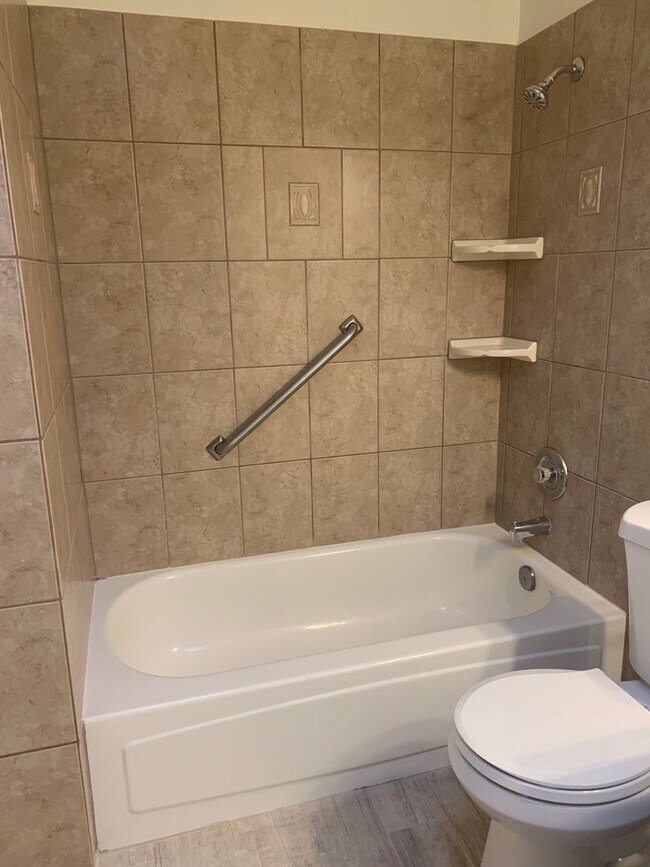 Building Photo - Chevelon