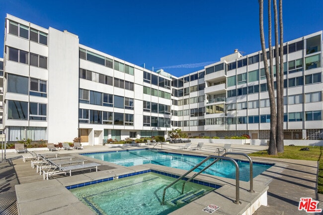 Building Photo - 17366 Sunset Blvd