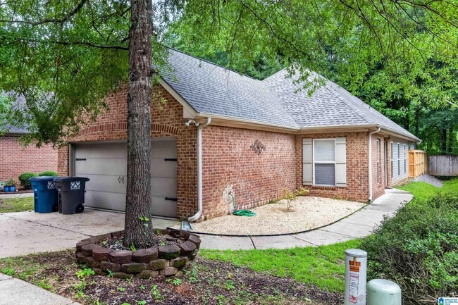 Building Photo - 5317 Cottage Cir