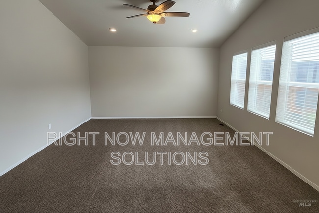 Building Photo - 25 S Shumway Ave