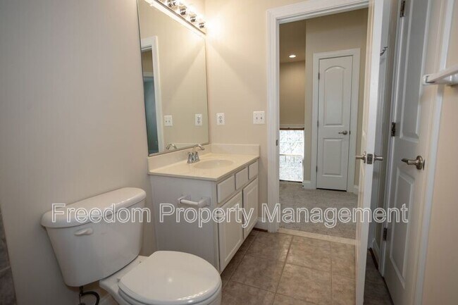 Building Photo - 16021 Pitner St