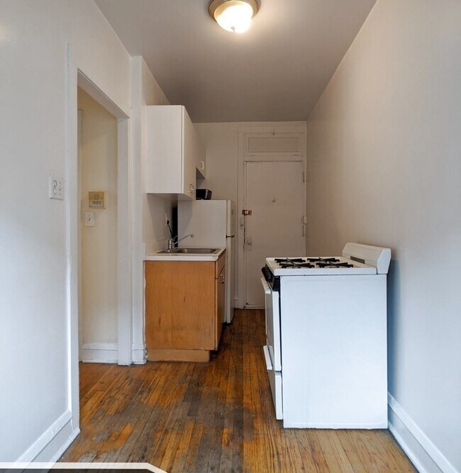 Building Photo - 3310 W Schubert Ave