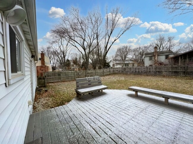 Building Photo - 231 Ridgefield Ln