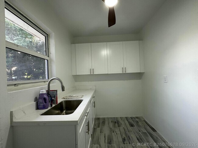 Building Photo - 650 E Campus Cir