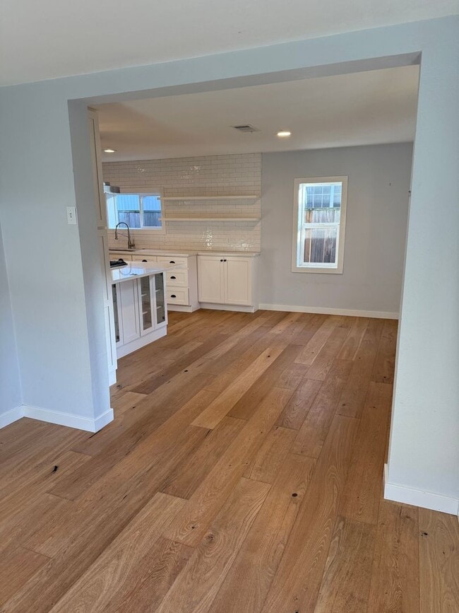 Building Photo - GARDNER'S DREAM