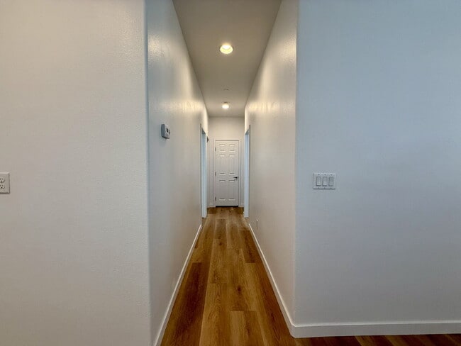 Building Photo - 4 BED, 2.5 BATH, 2 CAR-GARAGE, TWO-STORY, SINGLE FAMILY HOME FOR