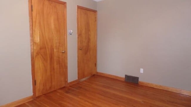 Building Photo - Wonderful 3 Bed 1 Bath House w/ Bonus Room!