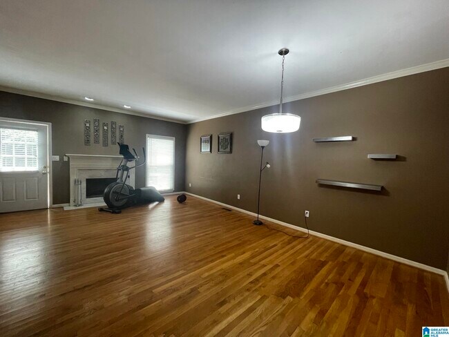 Building Photo - 1727 Ashwood Dr