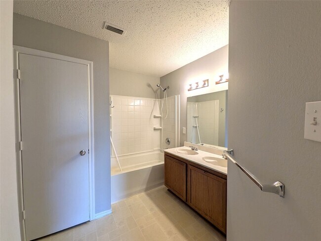 Building Photo - 1736 Carolina Ridge Way
