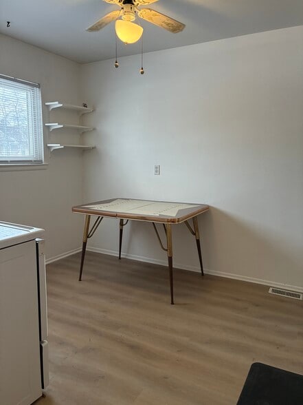 Building Photo - 1353 Stewart Ave