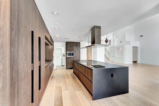 Building Photo - 1026 Seasage Dr