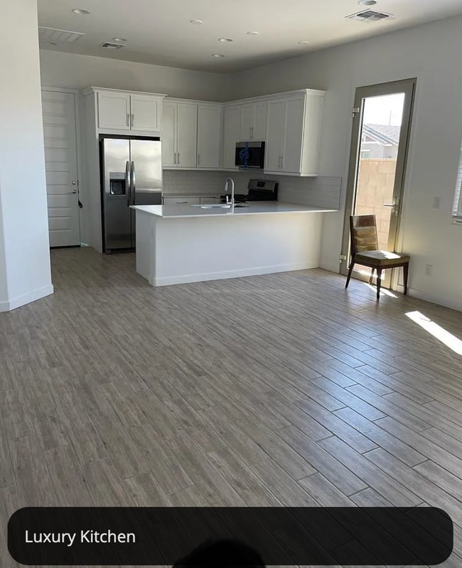 Building Photo - 197 E Gemini Pl