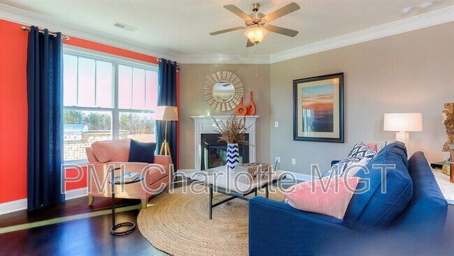 Building Photo - 1120 Walbury Hl