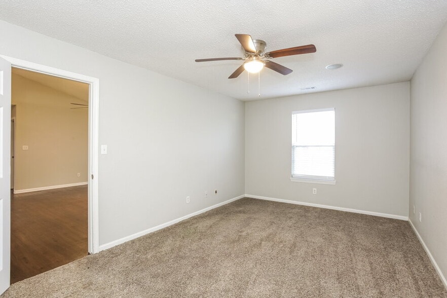 Building Photo - 1495 Egret Ln