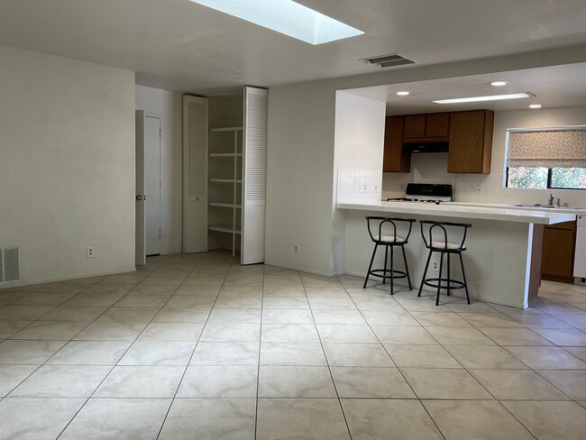 Building Photo - 34220 Linda Way