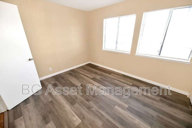 Building Photo - 1426 48th Ave