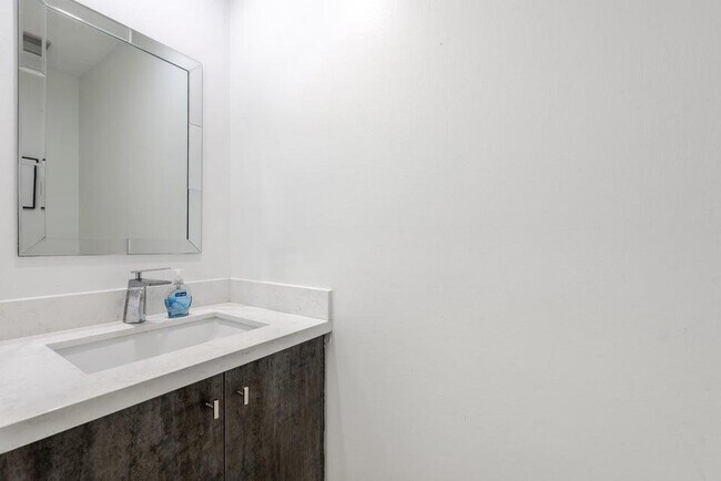 Building Photo - 2151 Tigris Dr