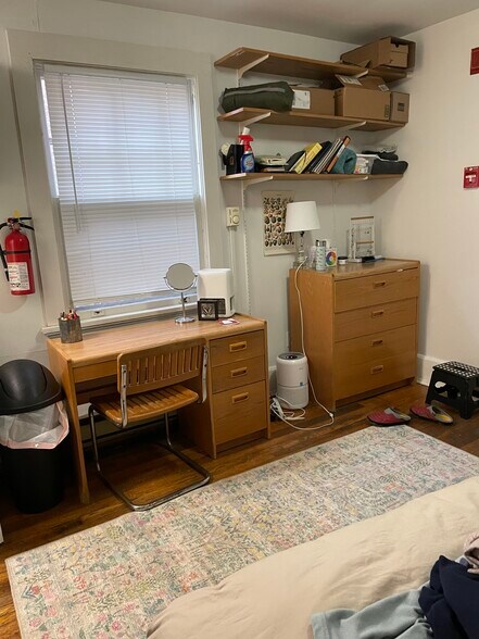 Building Photo - 504 Thurston Ave