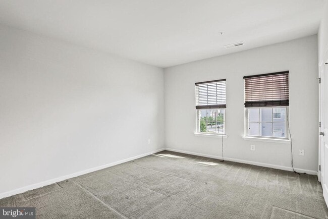 Building Photo - 2923 Glendale Ave