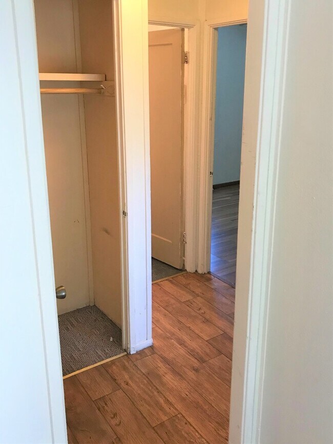 Building Photo - 728/730 Lee Ct.