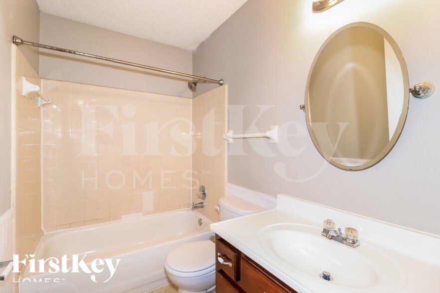 Building Photo - 6990 Scepter Cove