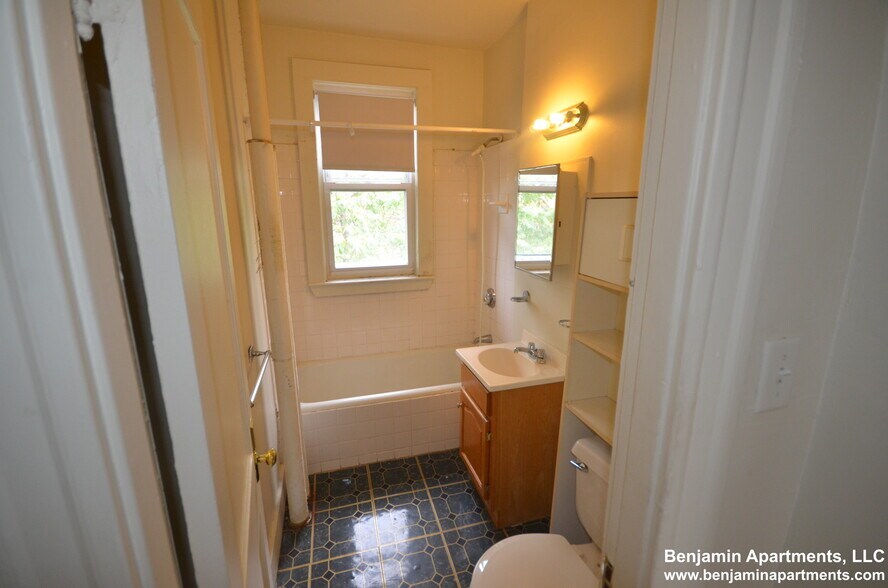 Building Photo - 1634 Commonwealth Ave