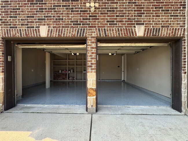 Building Photo - 30154 Southern Sky Dr