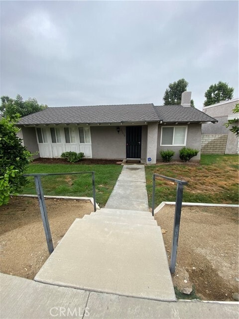 Primary Photo - 25236 Lawton Ave