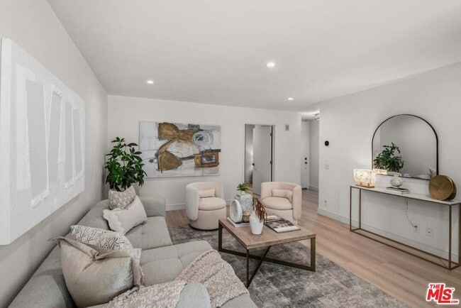 Building Photo - 10747 Wilshire Blvd