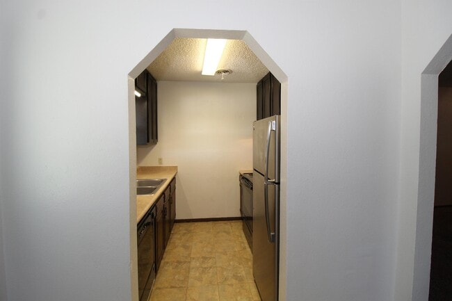 Building Photo - 1908 Sycamore Pl