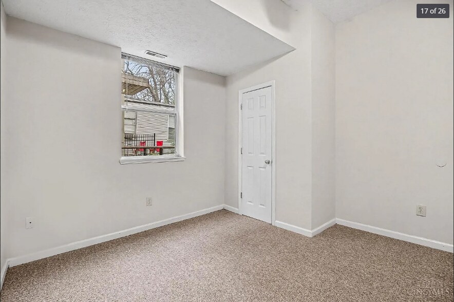 Building Photo - 2226 Ravine St