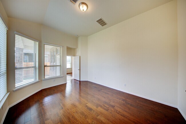 Building Photo - 606 Dunlavy Ln