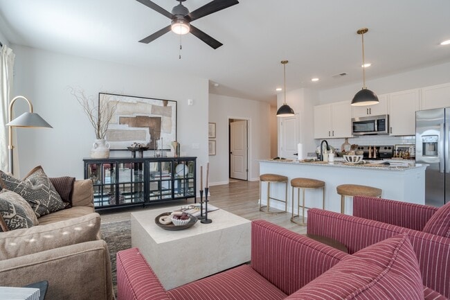 Building Photo - 250 West Apartments