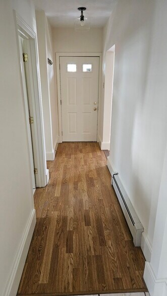 Building Photo - 166 Sheridan Ave