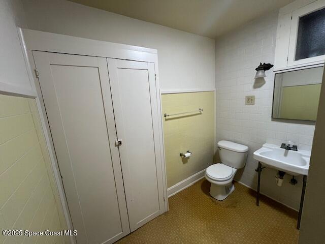 Building Photo - 803 Rockledge Dr