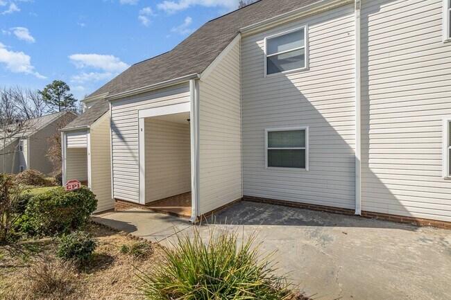 Primary Photo - MOVE-IN READY!