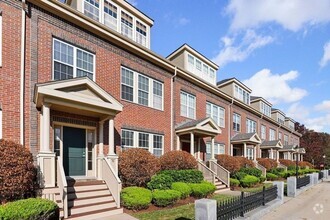 Building Photo - Gracious Executive End Unit Townhome — 2,5...